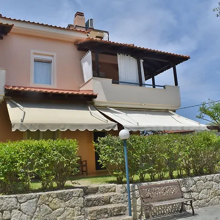 Kripis House Dom wakacyjny *